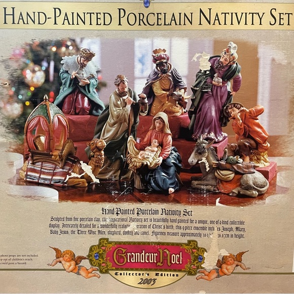 Grandeur Noel 2003 Hand-Painted Porcelain Nativity Set - Picture 12 of 12
